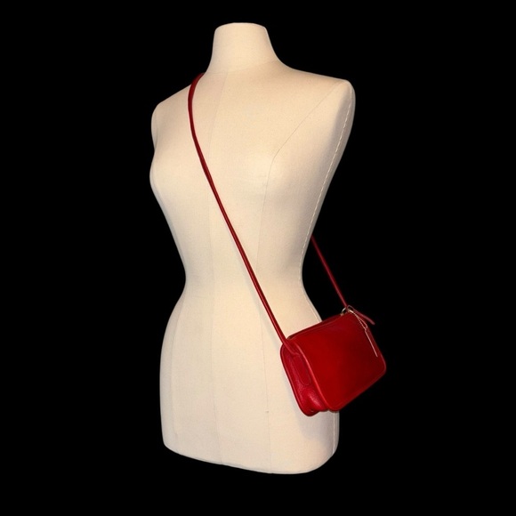 Coach | Vintage Zippered Pouch Style 9655 | Rare Red Leather | Made in NYC - Picture 7 of 12